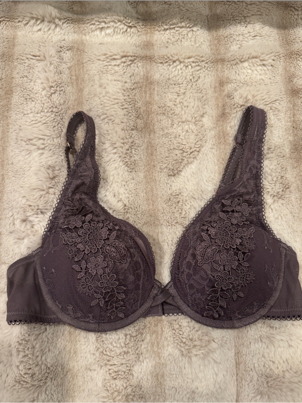 Gorgeous Floral Lace Underwire Bra NWOT 34B